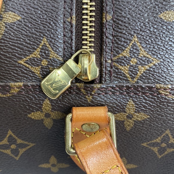 Authentic❤️ LV with dust bag - Picture 4 of 15